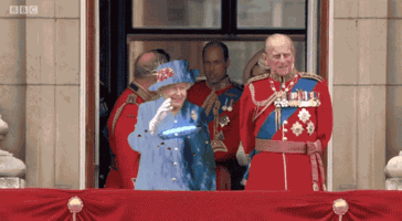 The Queen Wore a ‘Green Screen’ Outfit and the Internet Went to Town