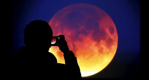 Primeira vez em 150 anos , Superlua, Lua Azul e Lua de Sangue em uma mesma noite 