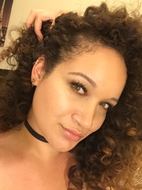 exoticplusmodel:  I love my all natural hair 😩😍😍😍