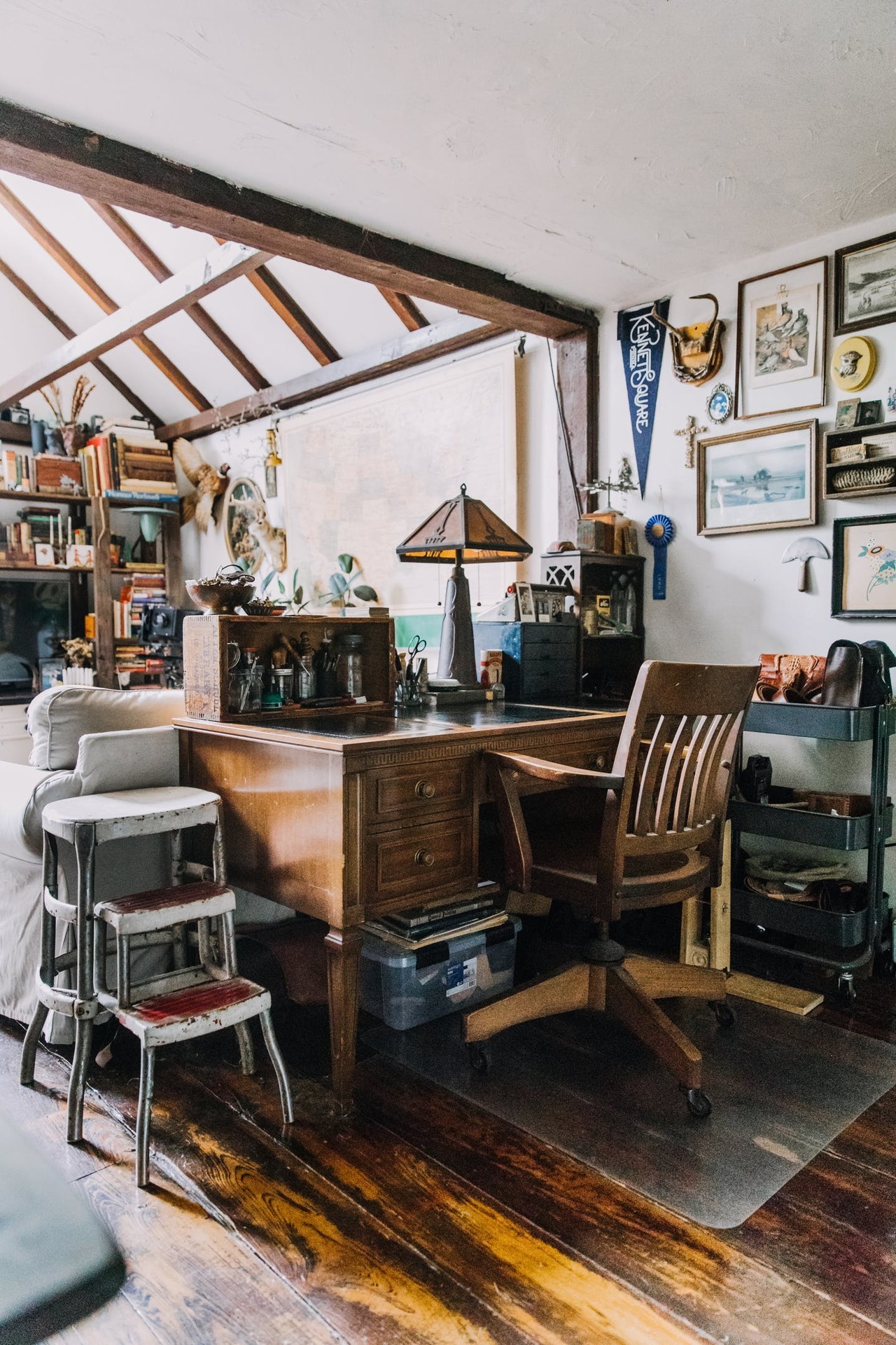 gravityhome:  Cluttered tiny home in Pennsylvania | photos by Carina Romano  Follow