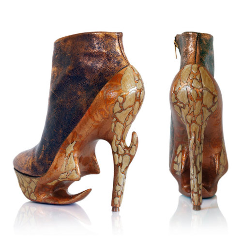 sodamnalive:  asylum-art:  Fantasy, Dystopia and Shoes by Anastasia Radevich A pair of shoes from Anastasia Radevich’s ‘Dreamfall’ collection in her studio. Courtesy of Anastasia Radevich. If there is any question whether fashion is an art form