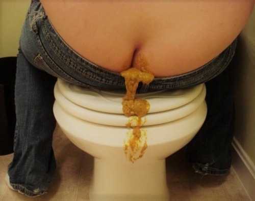 dirtyamybee: One of my greatest messes ever…it spilled out the top of my jeans <3