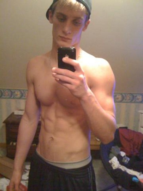 letmetakeadicpic:  Nothing better than a guy showing off what he’s got! If you’d like to add your own submit or send them to letmetakeadicpic@gmail.com