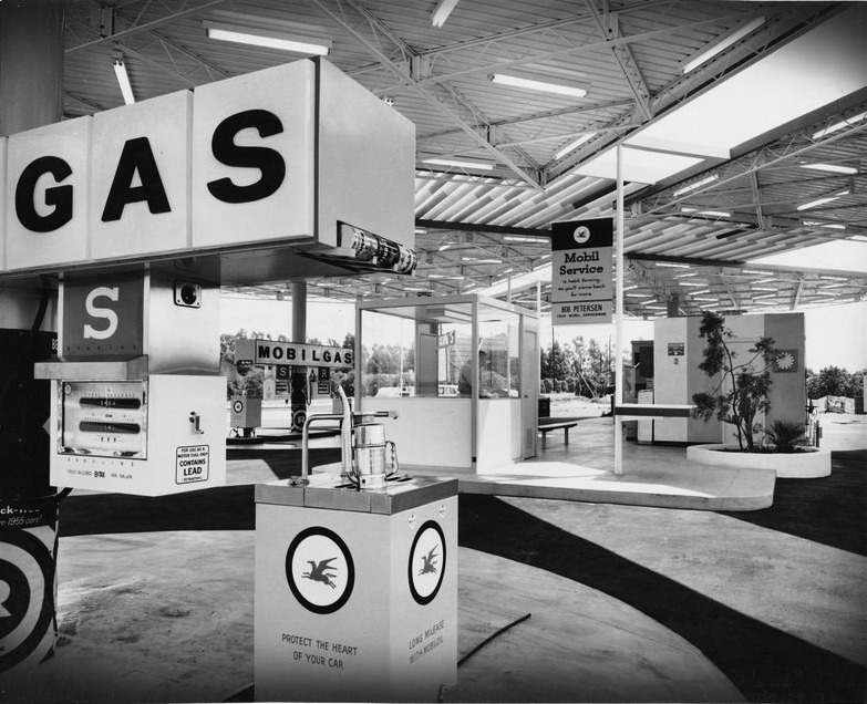 midcenturymodernfreak:  1956 Mobil Gas Station | Architects: Whitney Smith &amp;