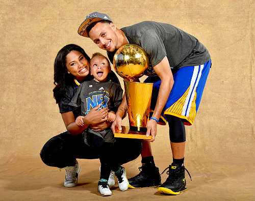 celebritiesofcolor:Ayesha Curry, Riley Curry and Stephen Curry pose for a portrait with the Larry O'