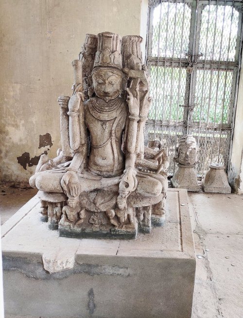 Vishnu as Chaturmurthy or Vaikunda Murthy from Ujjain