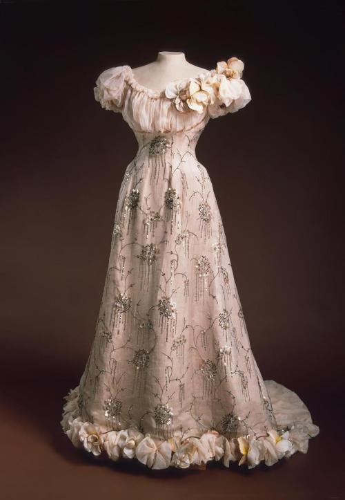 a-hulder:Evening and Ball gowns worn by Tsarina Alexandra Feodorovna, 1890s-1900s