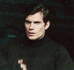 People On Tumblr: Bearded Men Are Not AtractiveHenry Cavill: Hold My Beer