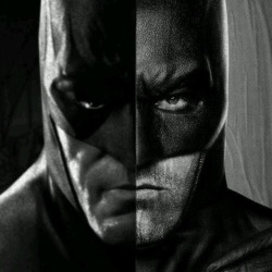 longlivethebat-universe:  Comparison of Batman from Arkham Knight and Ben Affleck