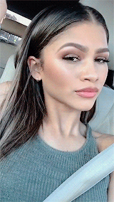pyrex-pussy:  weak2001:  insane-lunatic:  insane-lunatic.tumblr.com 🔥  omg she still tries to be like Kylie  Please shut the fuck up, no one’s trying to be Kylie, Kylie’s not even trying to be Kylie. Why would Zendaya an actual woman of color