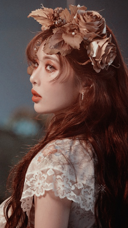 kpop-locks: hyuna ; flower shower part.2 like/reblog | @spearbinsung