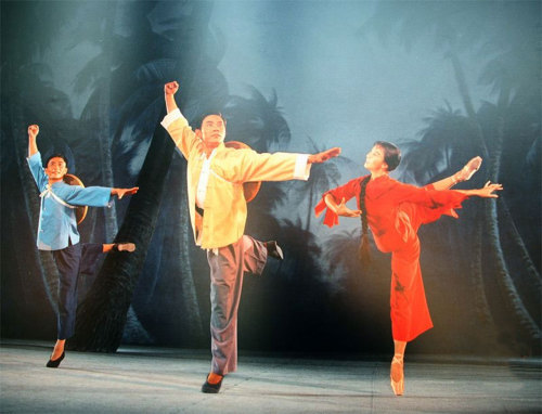 frissonne:muskming:The Red Detachment of Women / 红色娘子军 Chinese revolutionary ballet which premiered 