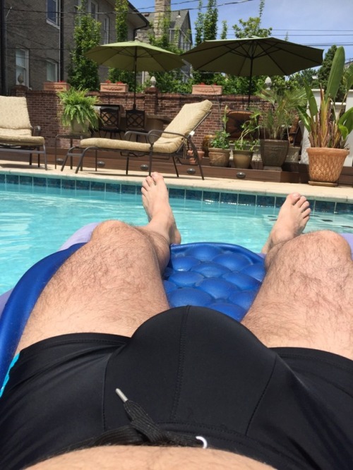 My bulge relaxing in the pool. Thank you to Bebulge!!