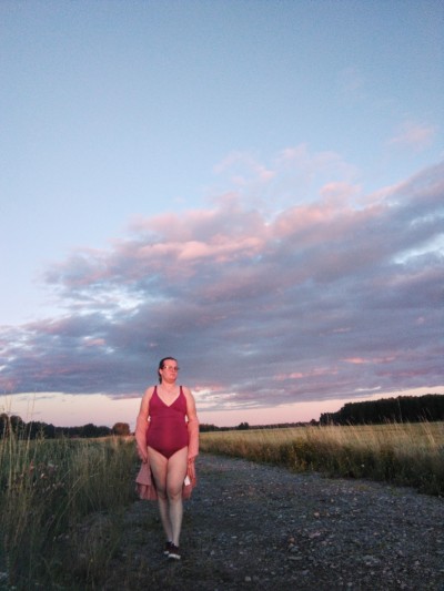 saaraahka:The nice part of summer days <3found no aliens in the crop fields :(