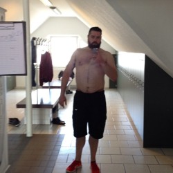 fuckyeahjaygee:  Good #workout day! #bench day #instabears #instabear #shirtlessbear #musclebear #musclechubbear 