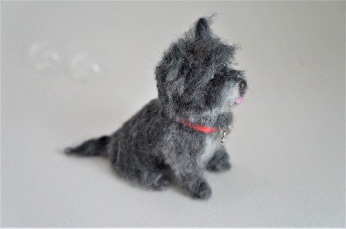  A needle felted Cairn Terrier “Lexie” based on the pet photo.Have a great weekend!