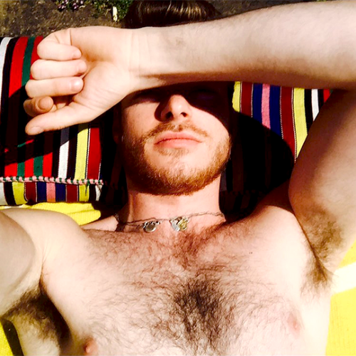 richardmaddendaily:shirtless selfie king