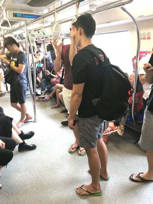 好愛夏天異男的穿著
