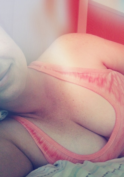 curiouswinekitten2:  You get some convincing-myself-to-get-this-booty-outta-bed cleavage today, @curiouswinekitten2. Have a great Sunday 😘  😍😍😍. Oh @delicious-pet.  I think you should stay there.   Netflix and chill?  Hahahaha 