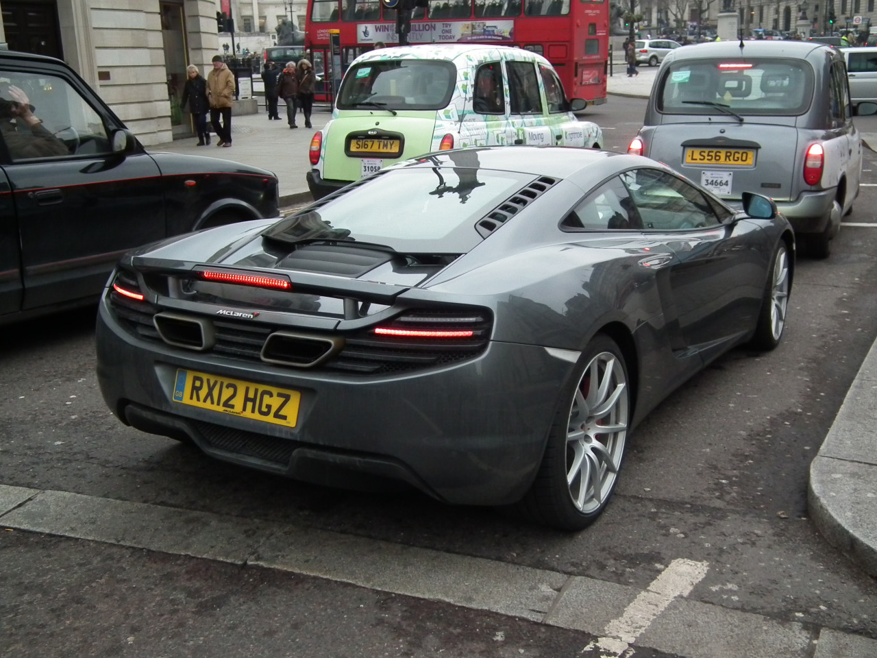 nemoi:  McLaren Mp4-12c (via kenjonbro)