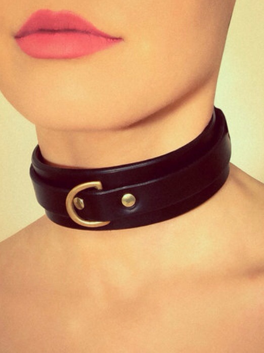 whenhedonistmetbaby:  run2win98:  whenhedonistmetbaby:  Daddy’s owned collar  Simple
