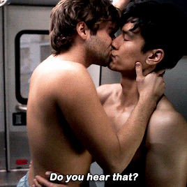 gloriousbodies:  antifamutantdown:  itsalekz:   Alex Landi and Jake Borelli in “Grey’s