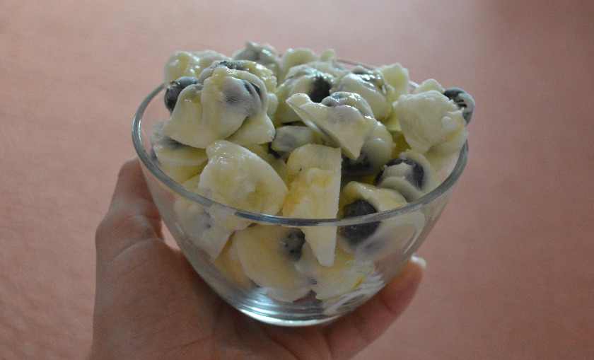 love-health-workout:  Healthy Frozen Yogurt Blueberry Snacks GUYS look. They’re
