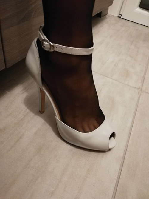 Nylons&hellip; Heels&hellip; and Cum!