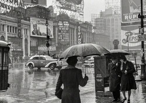 Times Square (New York, New York. 1943)