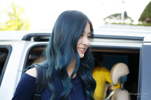 fyeah-tzuyu:  16/05/18 비타민 퇴근길 by blessing 