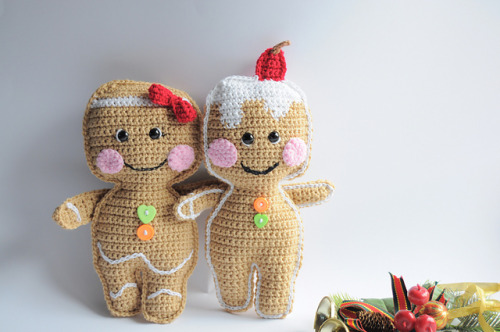 Free Crochet Pattern: Gingerbread Cookie Dolls by passionatecraft2