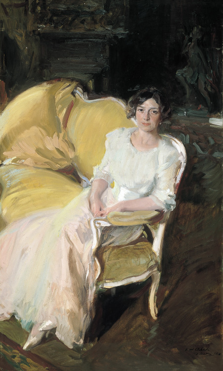 Clothilde sentada en un sofá = Clothilde Seated on a SofaJoaquín Sorolla y Bastida (Spanish; 1863–19