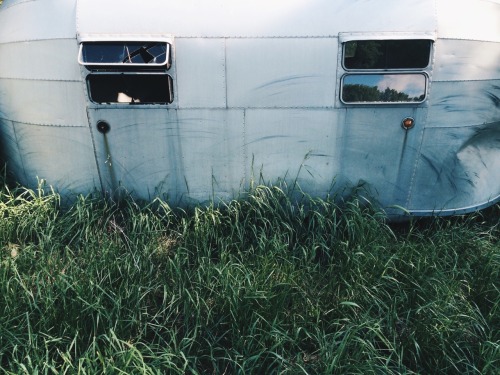 agirlnamedleney:Abandoned Airstream, Michigan //Tried to buy this beauty off the owner once I tracke