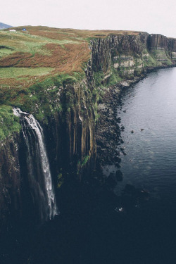 lsleofskye:Waterfall at Kilt Rock