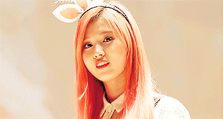 maerinah:  @taenthusiast asked me to: make a gifset of my favorite sana hairstyles 💐💕️