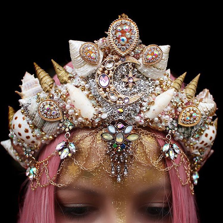 habibinasir:  culturenlifestyle:  New Dazzling Mermaid Crowns Inspired by Ariel by