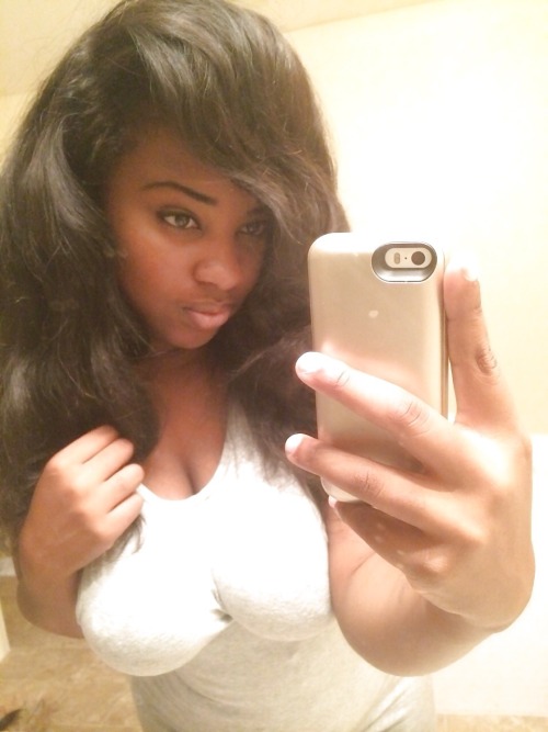 bestblackgirls: Busty cans Juicy
