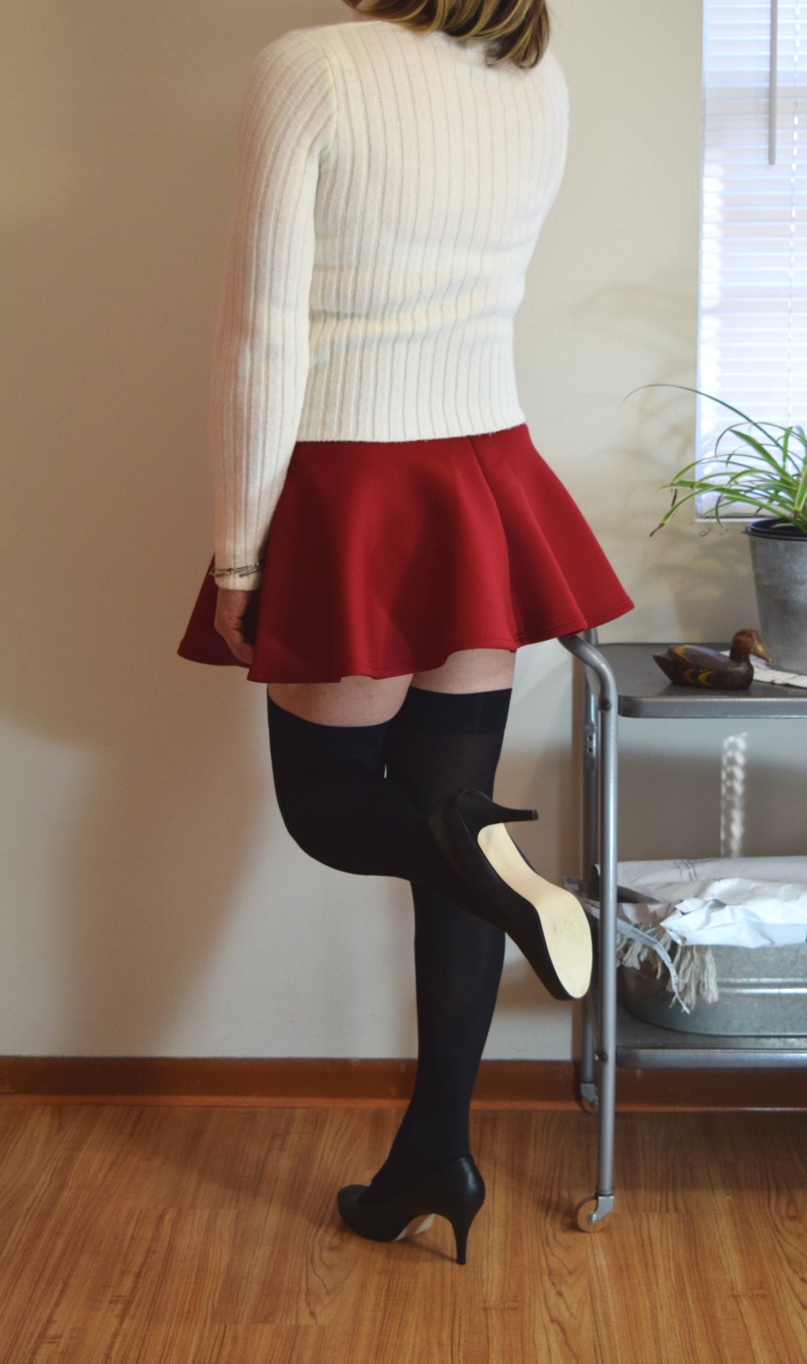 prettylillycd:  Skater Skirt and StockingsI saw a similar outfit recently that I