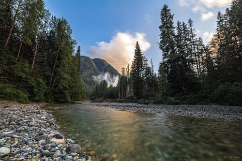 oneshotolive:  Sunset on the Chilliwack River, North Cascades NP (OC) [5750x3833] 📷: dendronautical 