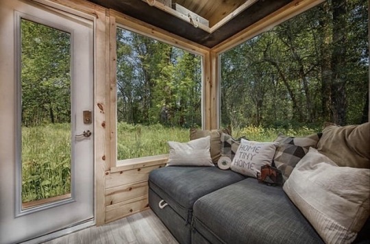 prefabnsmallhomes:  Tiny homes by Back Country Tiny Homes  Wow, gorgeous tiny home 