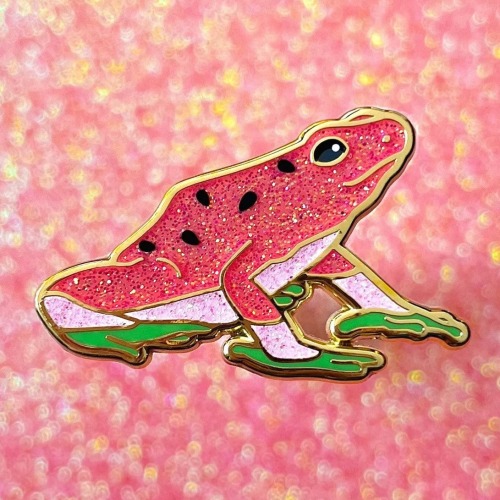 sosuperawesome:Glitter Frog Pins // Heartel on Etsy