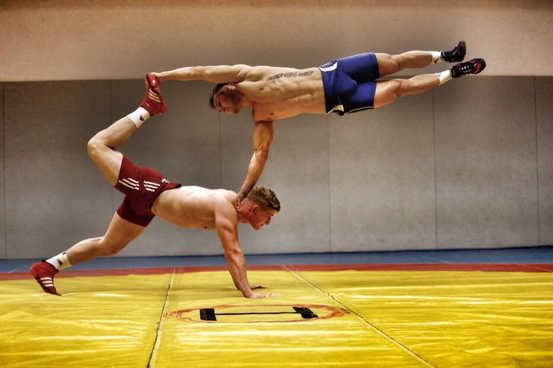 allofthelycra:  Follow me for more hot guys in lycra, spandex, and other sports gear