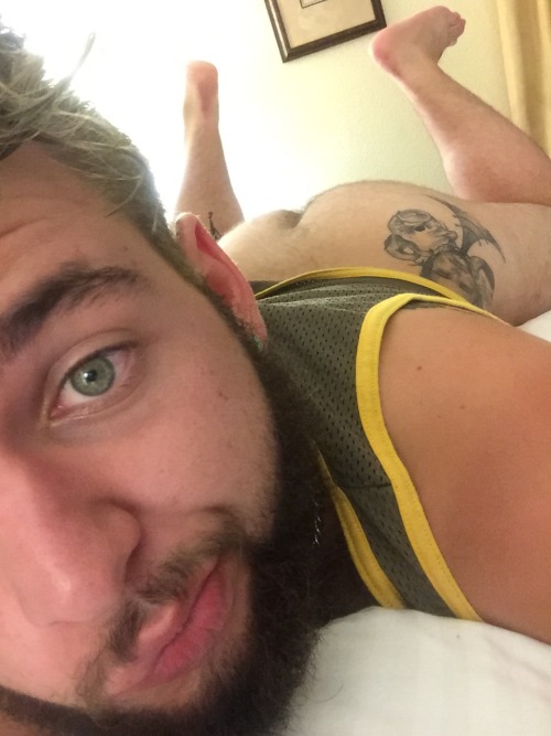 idoartandshit:  Getting ready for the last night of Folsom. Here’s my butt
