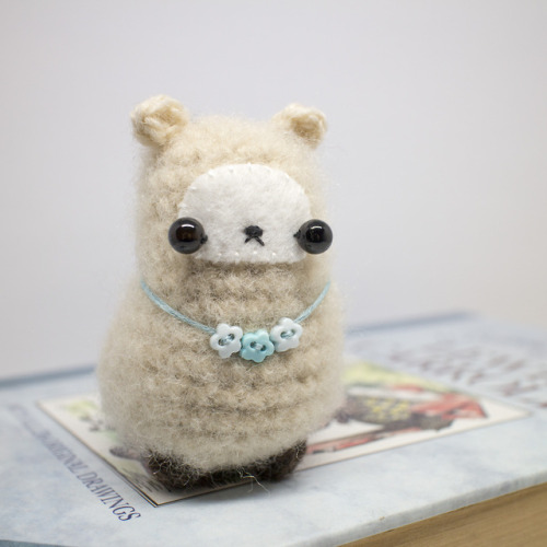 I have two little flower llamas available in the shop now!