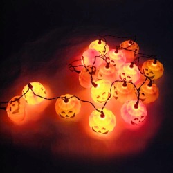 spookyshouseofhorror:  Pumpkin Lights 