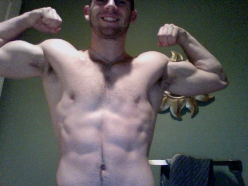 straightalphamen:  HOT Pittsburgh kid!!   http://straightalphamen.tumblr.com/ 