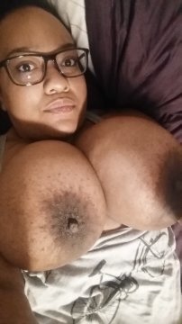 funbaggs:  bigtittysbignipplesbigareolas: