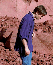 foxmuiders:Fox Mulder + Favorite Outfits (Season 2)