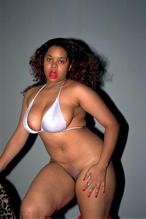 hot&ndash;ch0c0late:  “Blow-up Doll”…