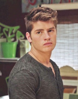 specialk2010:  Greg Sulkin